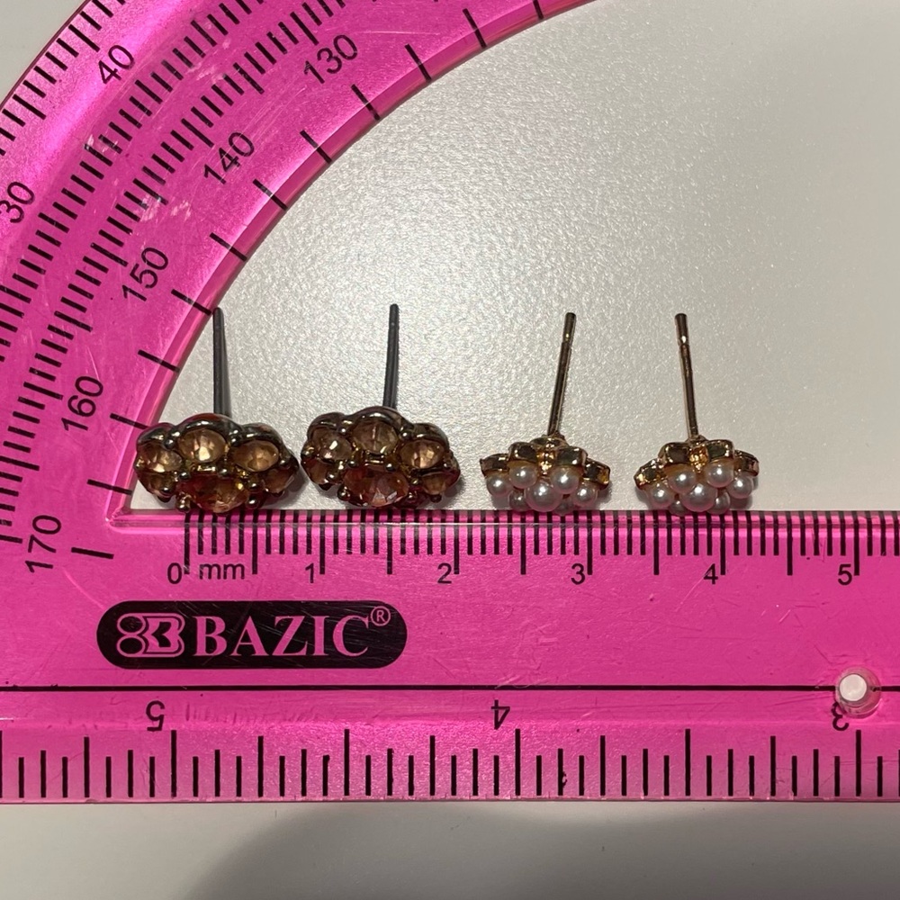 Two Pairs “Flower” Stud Earrings - Picture 4 of 5